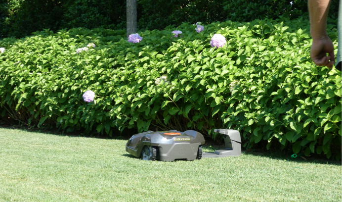 ROBOTO TAGLIAERBA AMBROGIO: 5 VANTAGGI PER TE